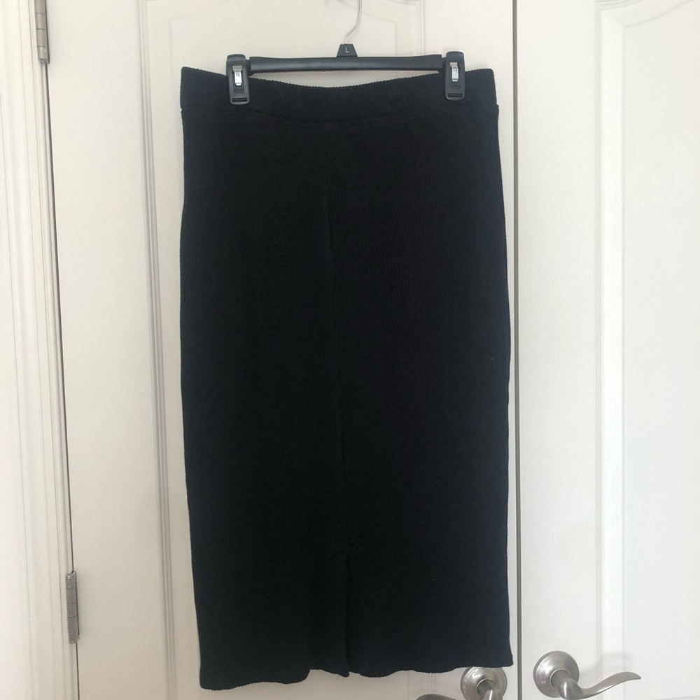 Stretchy Ribbed Midi Skirt